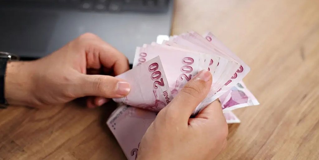 Emeklilikten Sonra Çalışanların Maaşı Kesilecek