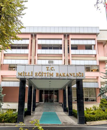 Milli Eğitim Bakanlığı 14 Sözleşmeli Bilişim Personeli Alımı Başvuruları Başladı