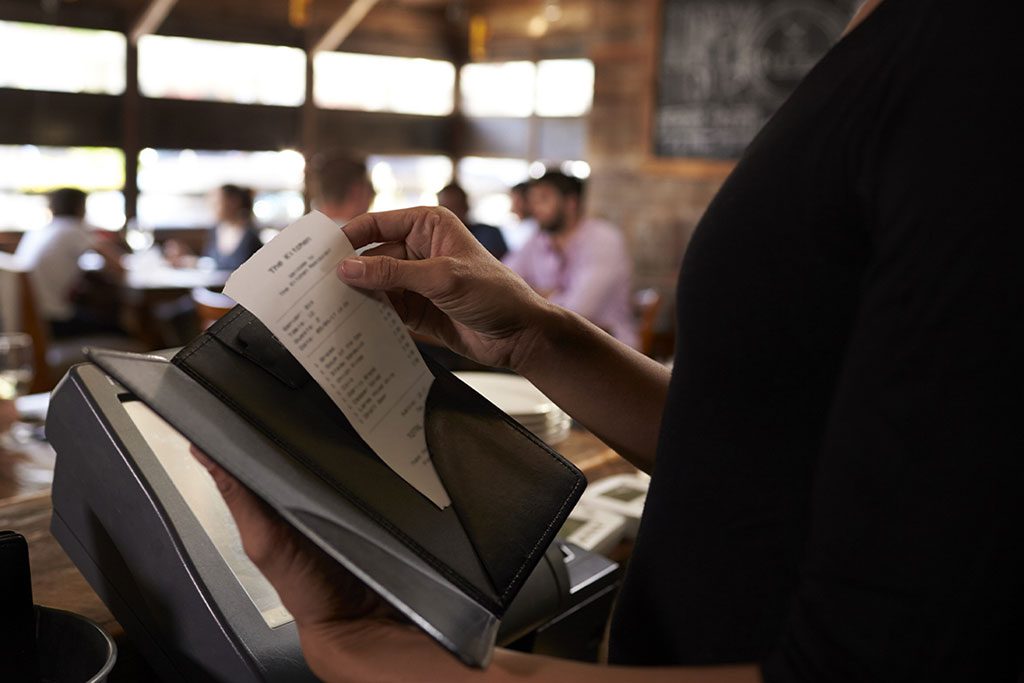 Restoran Ve Kafelerde Yeni Dönem: Kuver Ve Servis Ücreti Gibi Ek Ödemeler Yasaklanıyor