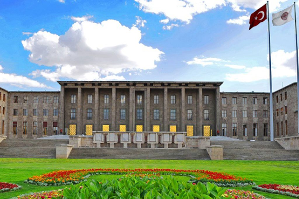 Türkiye Büyük Millet Meclisi 5 Personel Alımı Yapıyor (200 Bin TL Maaş İmkanı)